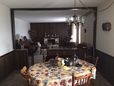 1013 N Henrietta St, Effingham, IL 62401 - photo 4