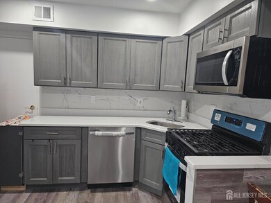 172 Evergreen Rd unit 15B, Edison, NJ 08837 - photo 7