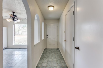 8108 Whitney Dr, Fort Worth, TX 76108 - photo 4