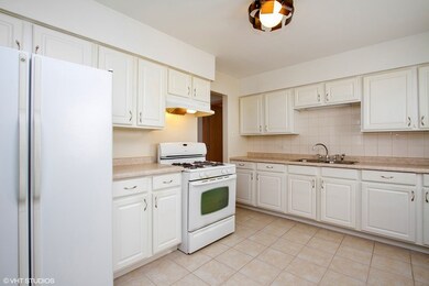 3323 Laurel Ln, Hazel Crest, IL 60429 - photo 4