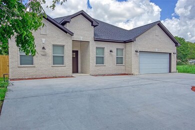 1804 Leissner St, Bay City, TX 77414 - photo 2