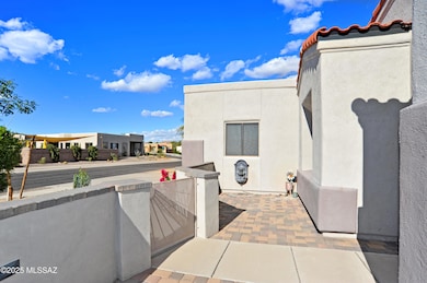 Frt courtyard