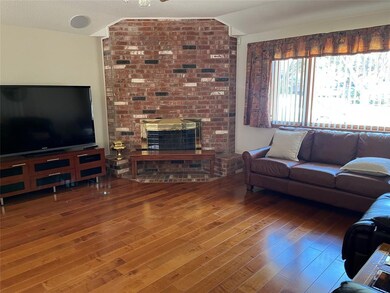 601 Ludo Cir, Hurst, TX 76054 - photo 3