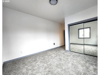 Bedroom, Primary
