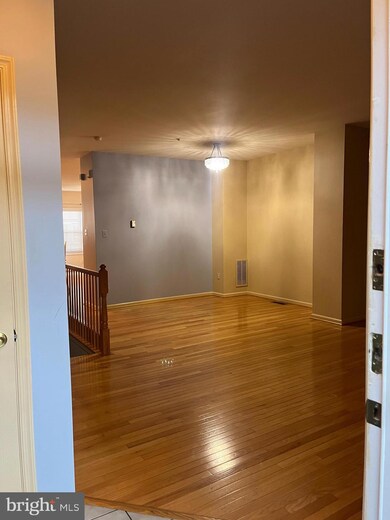 10212 Rutland Round Rd, Columbia, MD 21044 - photo 2