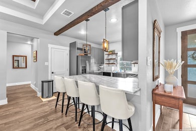 Entry & Breakfast Bar