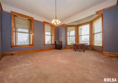 1206 E River Dr, Davenport, IA 52803 - photo 7