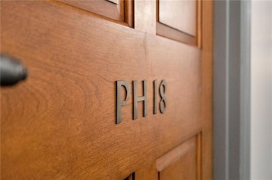 The Cotton Mill unit PH18, New Orleans, LA 70130 - photo 2