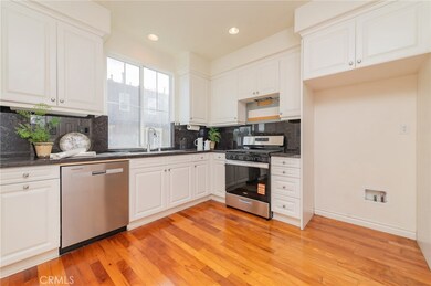 10 Flyers Ln, Tustin, CA 92782 - photo 4