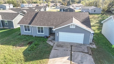 1702 N 3rd St, Neodesha, KS 66757 - photo 2