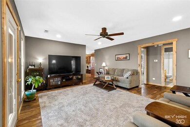 13711 Pleasure Heights Rd, Lowell, AR 72745 - photo 4