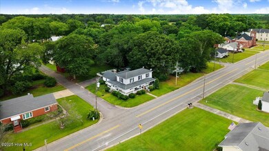 08-305 Court St-8