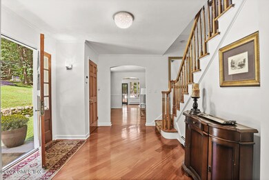 189 Riverbank Dr, Stamford, CT 06903 - photo 3