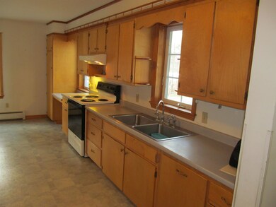 55 Thomas Ave, Charlestown, NH 03603 - photo 4