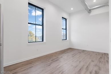 70 Roseville Ave unit 2A, Newark, NJ 07107 - photo 4