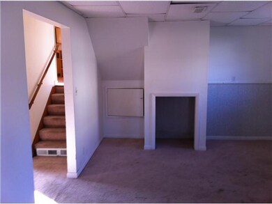 2431 Wicklow Rd, Columbus, OH 43204 - photo 6