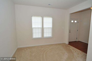 25031 White Sands Dr, Chantilly, VA 20152 - photo 2