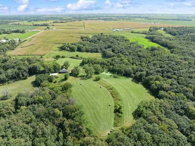 19523 V Ave, Columbus Junction, IA 52738 - photo 6