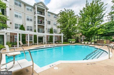 12945 Centre Park Cir unit 405, Herndon, VA 20171 - photo 4