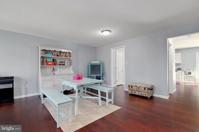 1518 Mckinan Ct, Severn, MD 21144 - photo 4