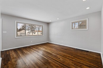 2025-1-21 3024 Hiawatha St 029