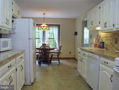 629 Chapel Rd, Cinnaminson, NJ 08077 - photo 6