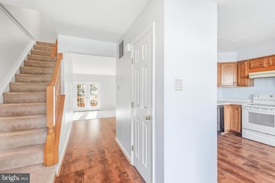 117 W Shetland Ct, Newark, DE 19711 - photo 2