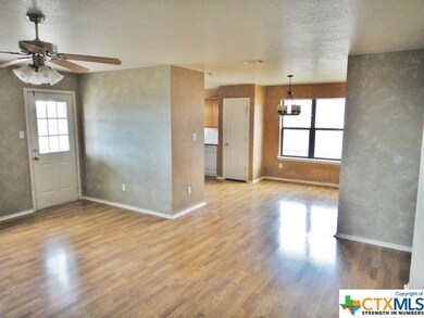 1207 Travis Cir, Copperas Cove, TX 76522 - photo 2