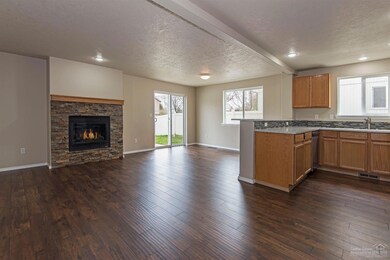 2242 SW 23rd St, Redmond, OR 97756 - photo 3