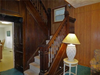 Step in side to this large foyer to see beautiful 