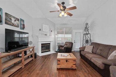 2724 Hilcroft Ave, Denton, TX 76210 - photo 6