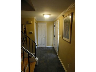 Entry/Foyer.