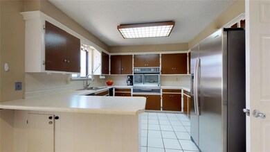 6305 N Sterling Dr, Oklahoma City, OK 73122 - photo 4