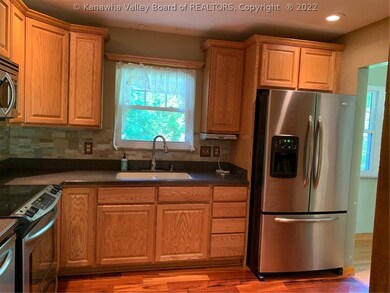 1508 Village Dr, Charleston, WV 25309 - photo 7