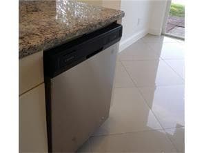 3125 Laurel Ridge Cir, Riviera Beach, FL 33404 - photo 6