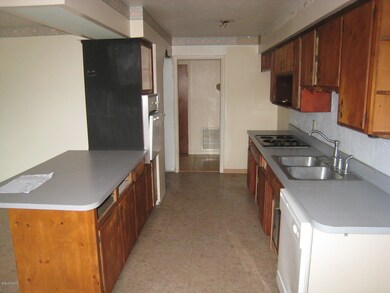 609 East Ct, Titusville, FL 32796 - photo 5