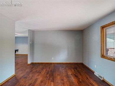 Engineer Hard Wood Floors on the Main Level