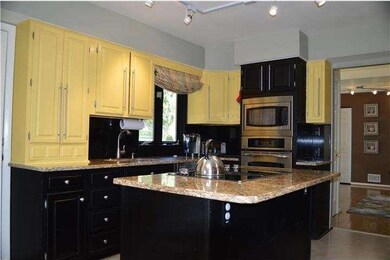 934 Aronimink Dr, Malvern, PA 19355 - photo 7