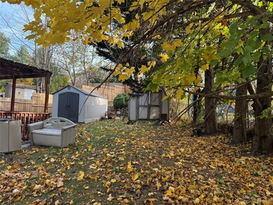 49 Phyllis Dr, Pomona, NY 10970 - photo 6