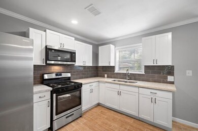 9401 Shoreham St, Houston, TX 77093 - photo 4