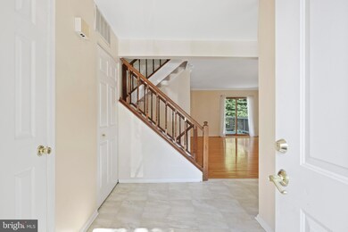 6108 Heron Pond Ct, Burke, VA 22015 - photo 6