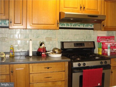 839 Summit St, Darby, PA 19023 - photo 5