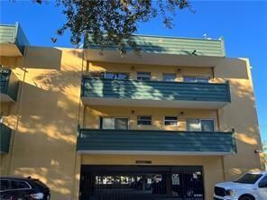 1975 NE 135th St unit 3R, North Miami, FL 33181 - photo 3