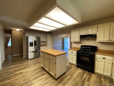 1105 S 32nd St, Broken Arrow, OK 74014 - photo 5