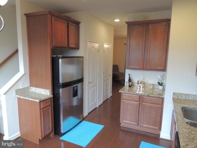 553 Garrett a Morgan Blvd, Hyattsville, MD 20785 - photo 4