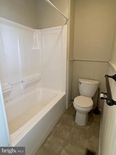 172 S 2nd St unit REAR, Chambersburg, PA 17201 - photo 2