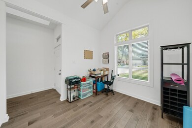 928 Dewalt St, Houston, TX 77088 - photo 4