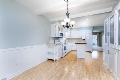 7373 Pinegrove-18