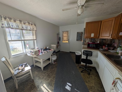 654 N Crescent Dr, Frankfort, IN 46041 - photo 7