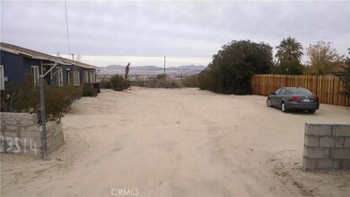 73514 Desert Trail Dr unit A, Twentynine Palms, CA 92277 - photo 2